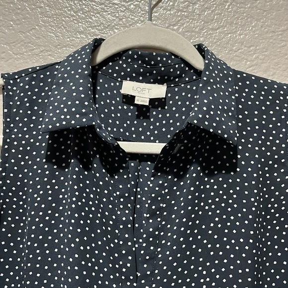 Ann Taylor LOFT anchor print Sleeveless Blouse V Neck Career Business Size XS - Picture 5 of 8